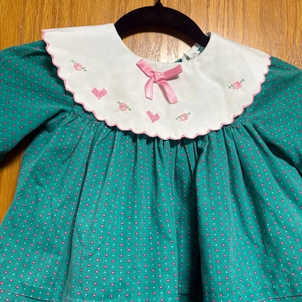 Vintage baby toddler  Green Heart Print Dress White Collar Pink Ribbon Detail